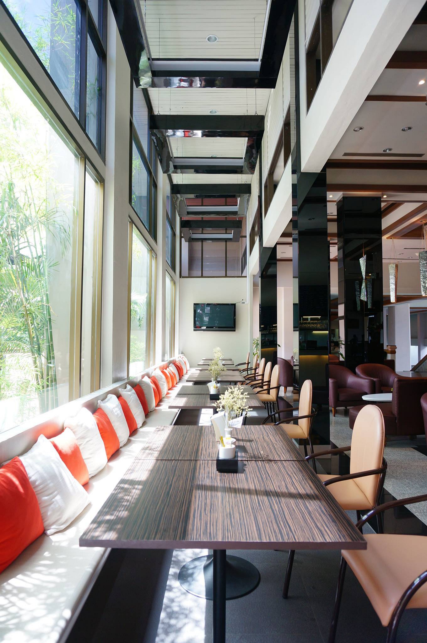 Songphanburi Hotel