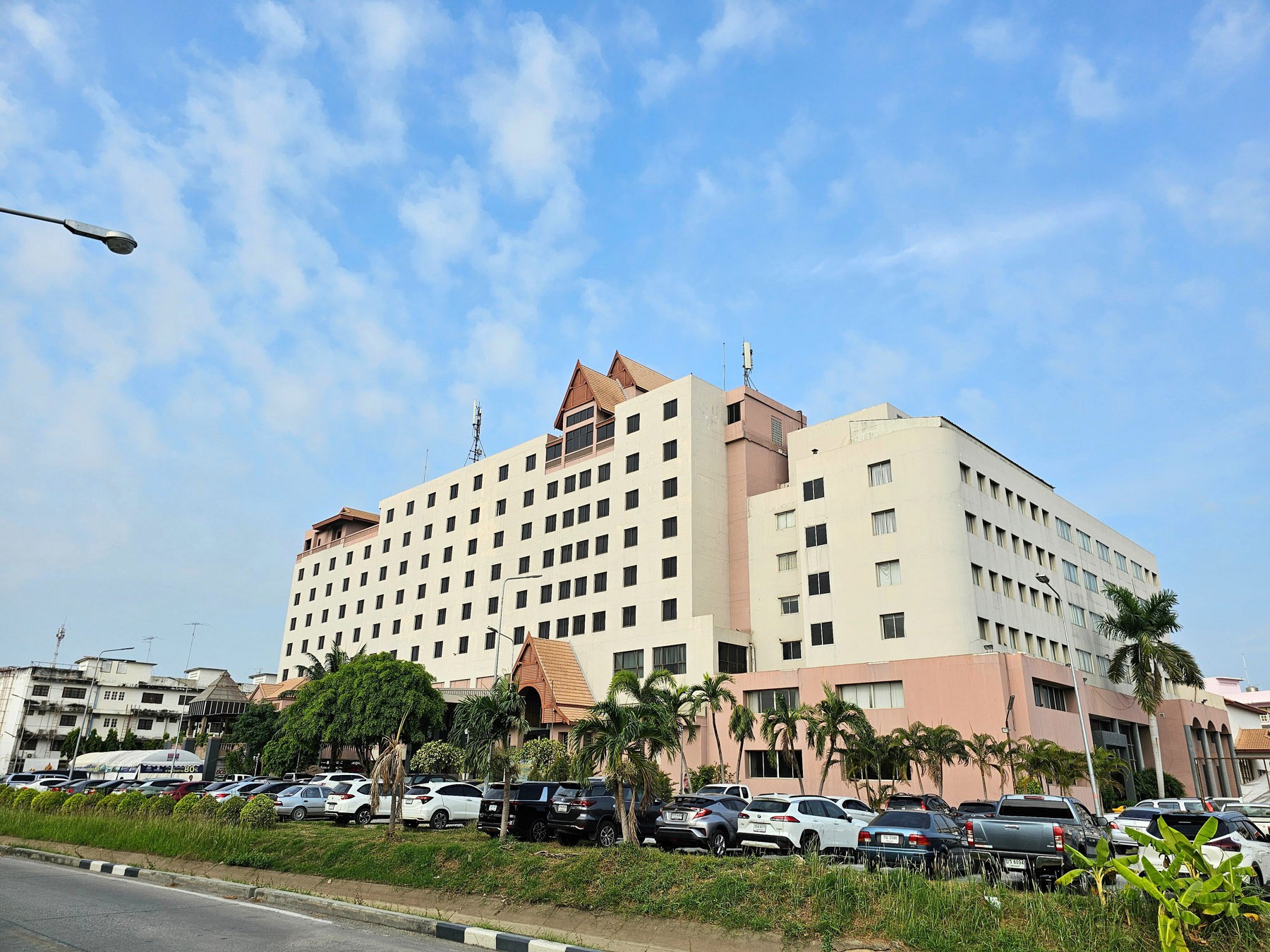 Songphanburi Hotel